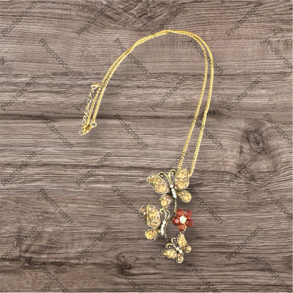 Vintage Gold Butterfly Necklace (can be use as a brooch) NWOT